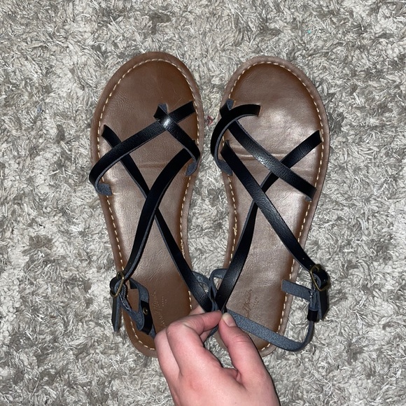 Sandals - Picture 1 of 2